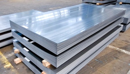 Thép mạ điện là gì? Các loại thép có thể làm cửa thép vân gỗ