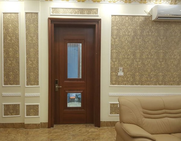 Mẫu cửa thông phòng đẹp, sang trọng với cửa thép vân gỗ